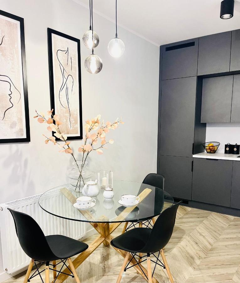 Apartcentrum-Charlotte -Parking-Air Conditioning Boleslawiec  Bagian luar foto